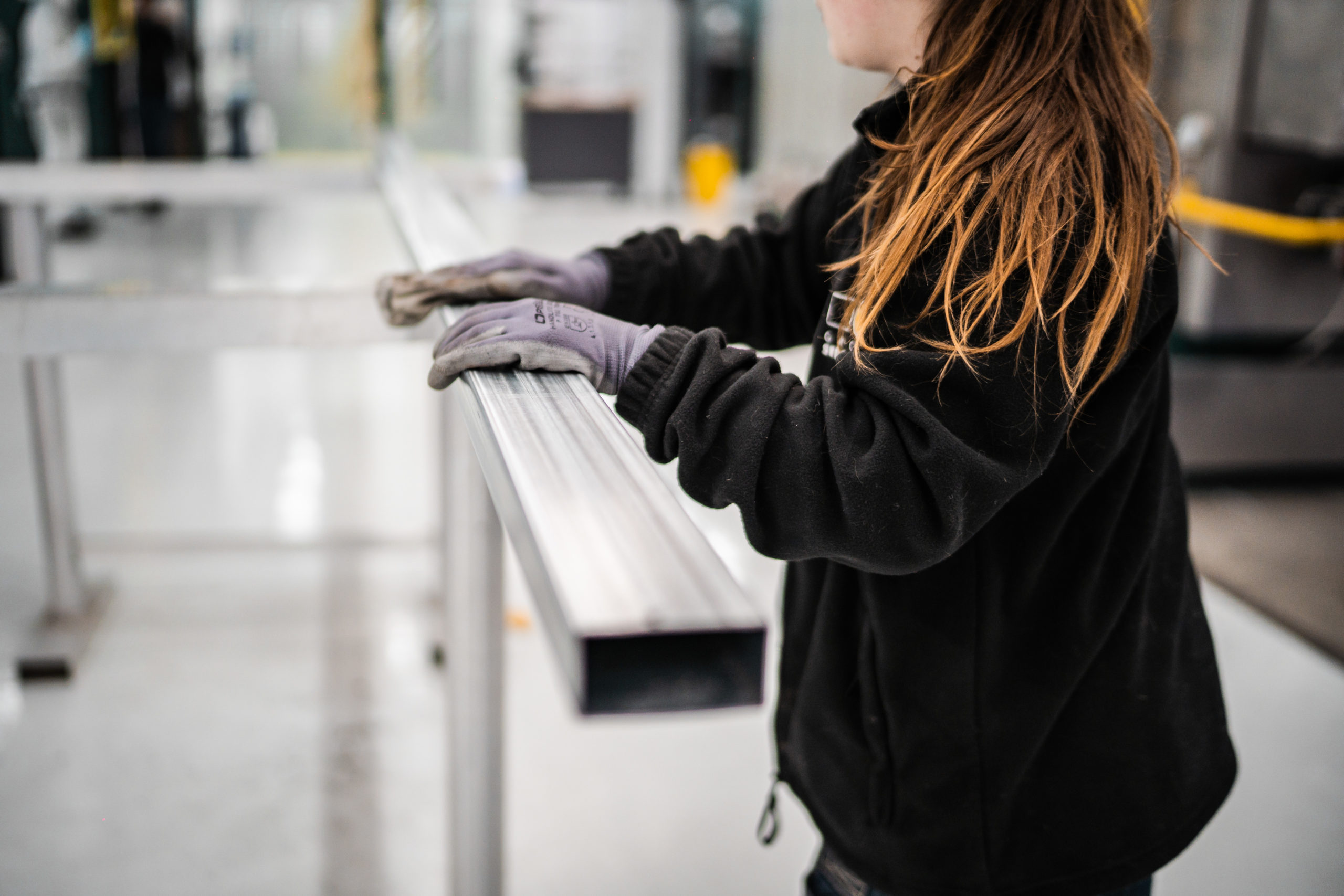 Préparation passage d'un mât au thermolaquage