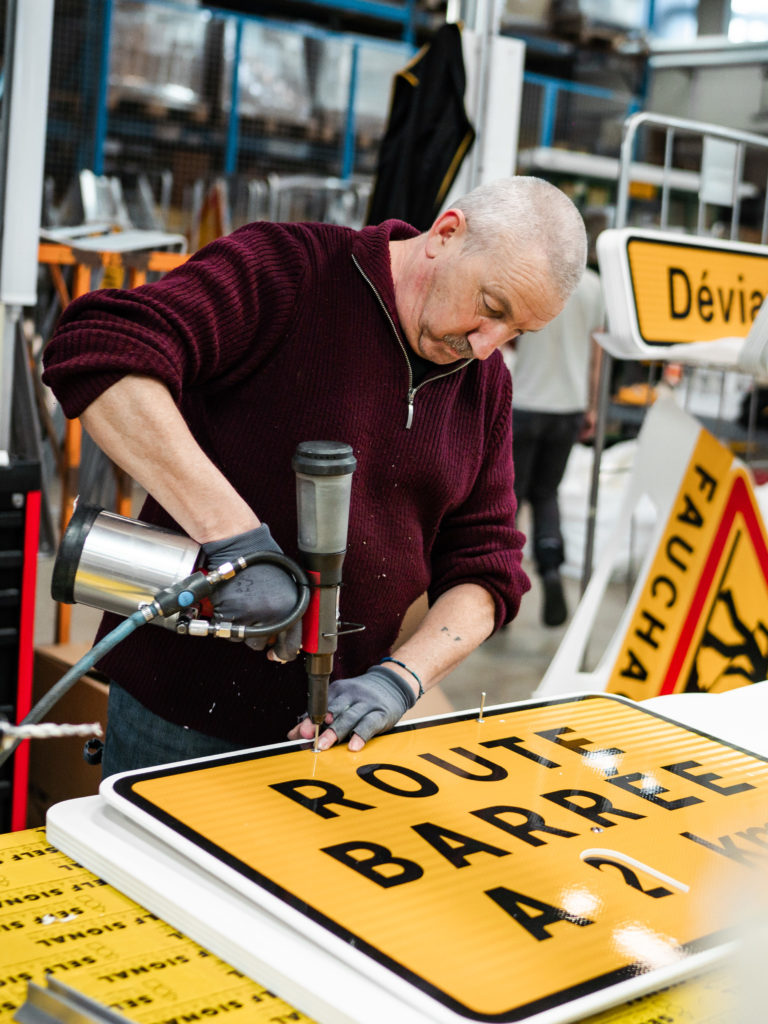Montage de panneau temporaire Self Signal